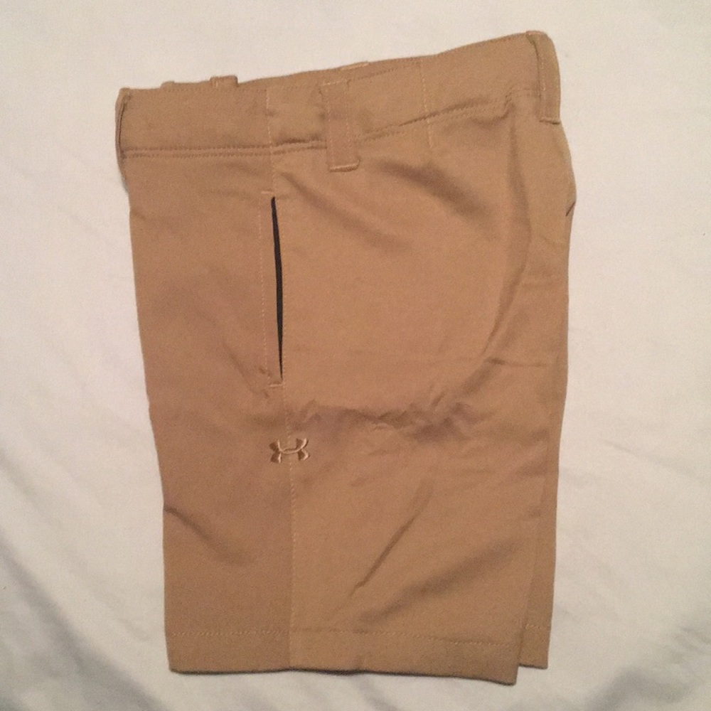 Under Armour heat gear tan shorts - Picture 1 of 4